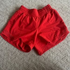 Lululemon Hotty Hot 4 inch size 4
